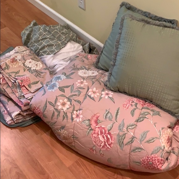 Crown Craft Bedding Crown Craft Williamsburg Bedding Curtains